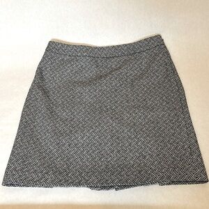 Ann Taylor Loft Black and white pencil skirt 8 petite